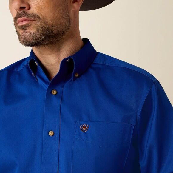 Ariat Solid Twill Classic Fit Button Down Shirt Mens Sz M Ultramarine Blue New - Picture 2 of 16